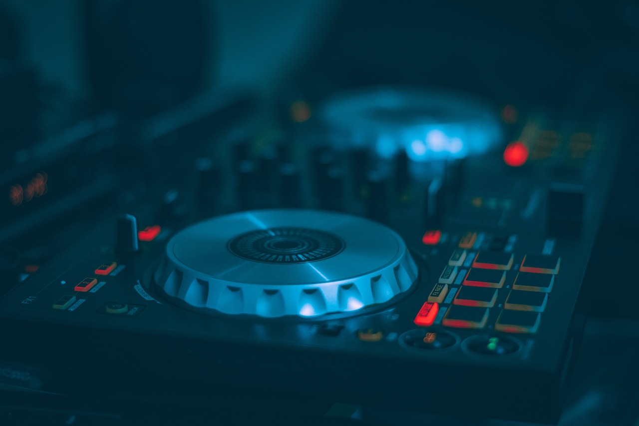 最新热门DJ网站推荐，音乐爱好者的首选平台