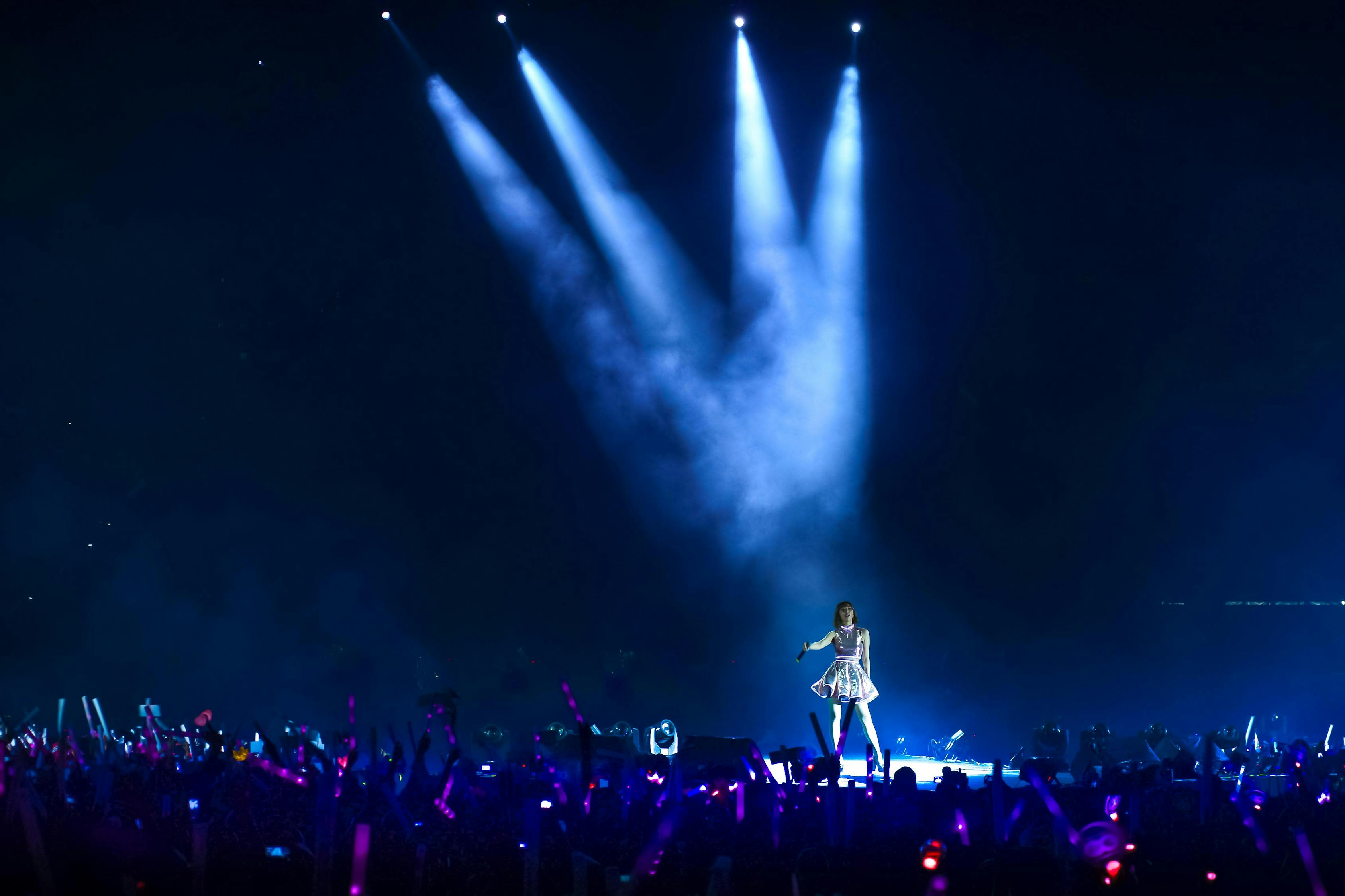音乐舞台上的璀璨明珠，女生参赛歌曲闪耀时刻