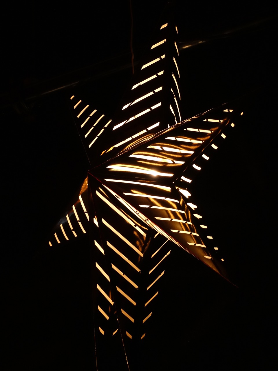 明星夜店之旅，光与影的璀璨交织