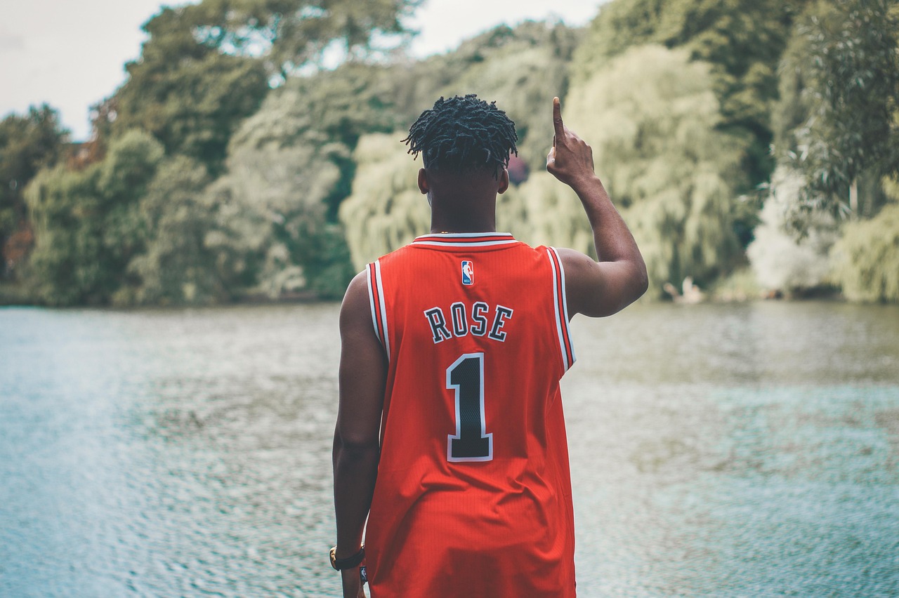 NBA湖人比赛直播，热血篮球的魅力时刻不容错过