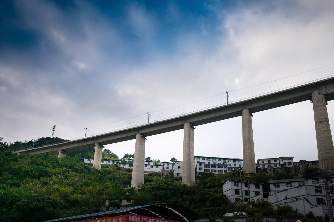 最新高速公路管理规范，提升道路安全与服务质量的关键举措
