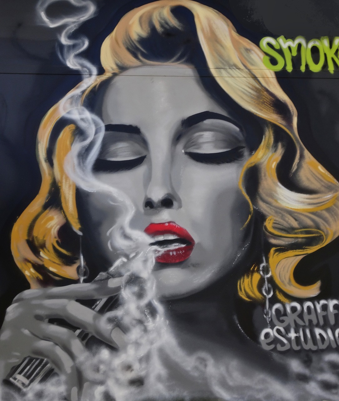 传统与现代交融的和服动漫头像女风采